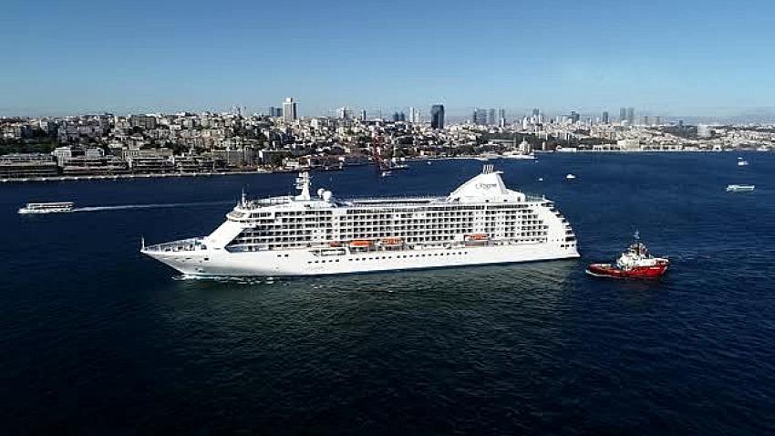 Dünyanın en lükslerinden! Dev kruvaziyer İstanbul'a demir attı