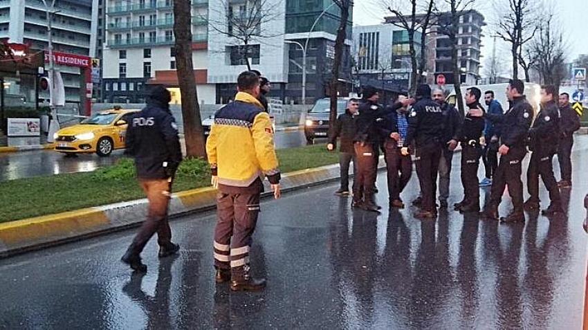 İstanbul'da bu kez taksiciler birbirine girdi! Silahlar konuştu