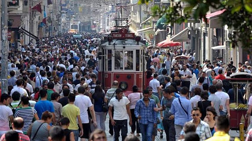 Vali Yerlikaya duyurdu! İstanbul'a gelen turist sayısında rekor artış