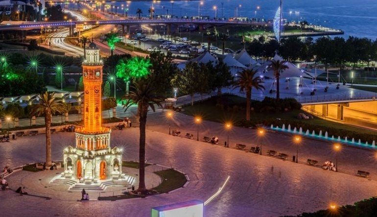 İzmirʹde turizm istikrarlı büyüyor