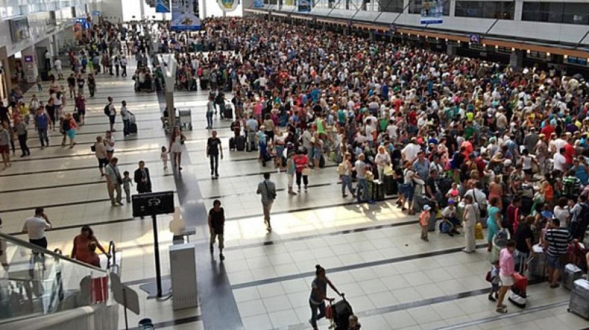 Antalya'da günlük yolcu rekoru kırıldı
