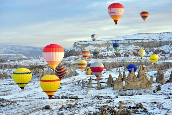 Kapadokyaʹda balonlar yeniden havalandı