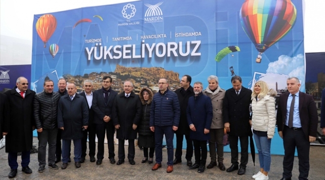 Kapadokyaʹya meydan okumaya hazırlanıyorlar! Mardinʹde balon turizmi başladı