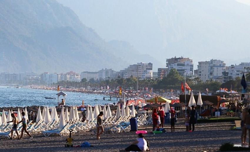 Antalya'nın dünyaca ünlü plajında Mavi Bayrak gerilimi