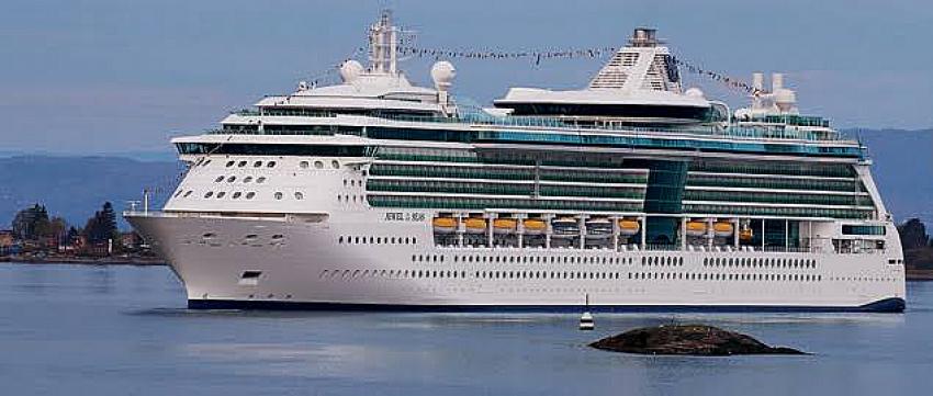 Jewel Of The Seas 2 bin 255 yolcusuyla Kuşadası'nda