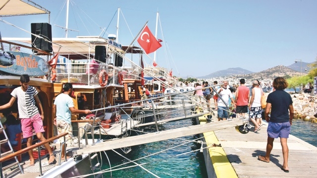 Kur arttı tatilci rotayı yurda çevirdi