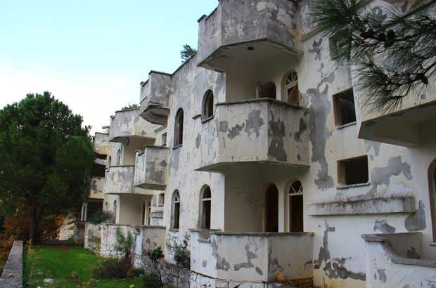 Kurumlar anlaşamadı! Turizm cennetindeki milyarlık tesis çürümeye bırakıldı