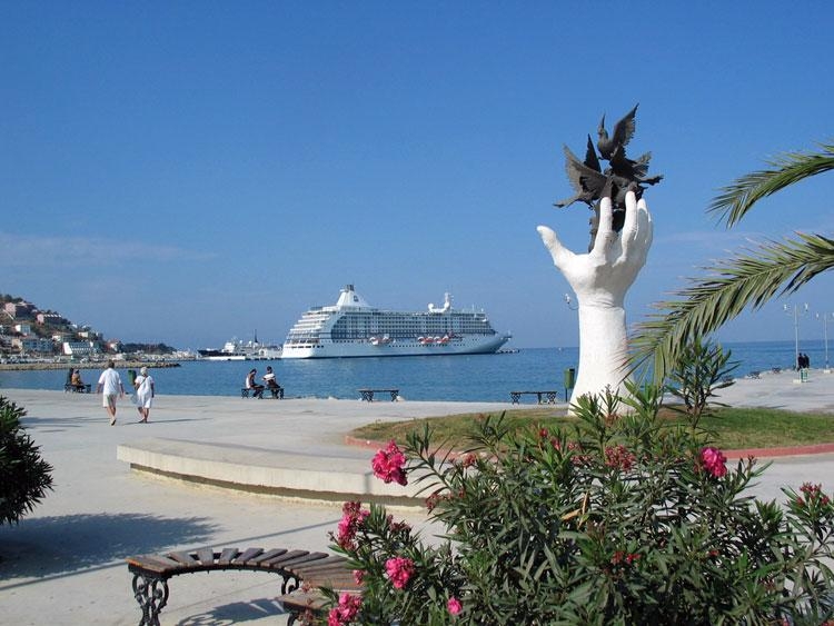 Kuşadası turizm atağında