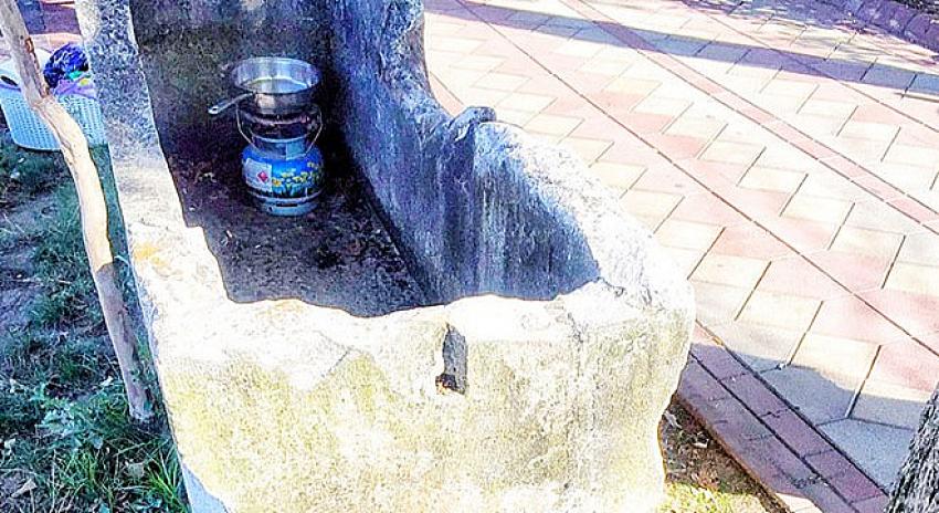 Bu da oldu! Roma döneminden kalma lahit içinde yemek yaptılar