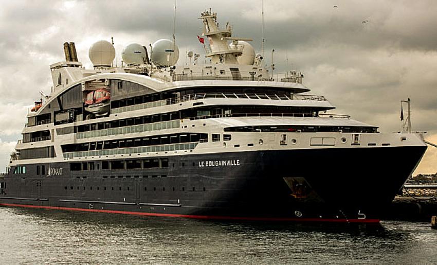 Lüks kruvaziyer İstanbul'a demirledi