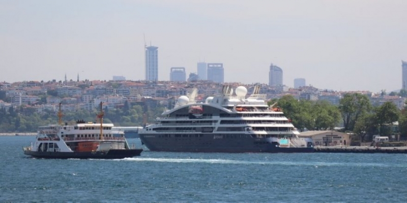 Lüks yolcu gemisi ilk seferini İstanbulʹa yaptı