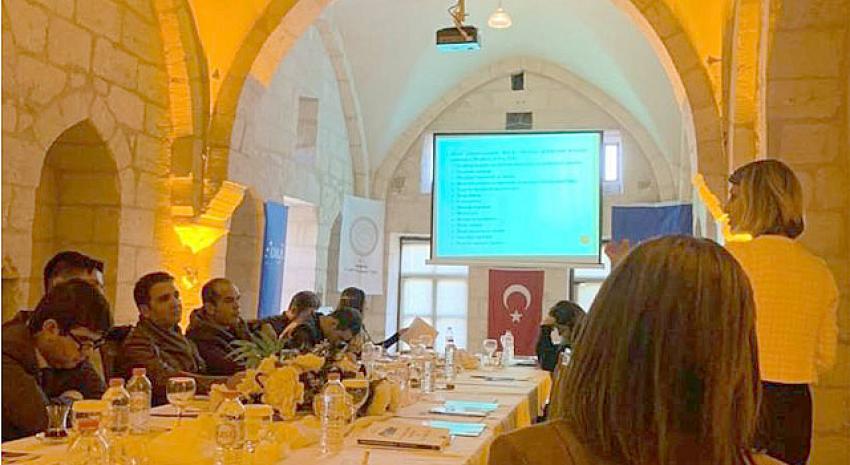 Akademisyenlerden turizm işletmecilerine konaklama yönetimi eğitimi