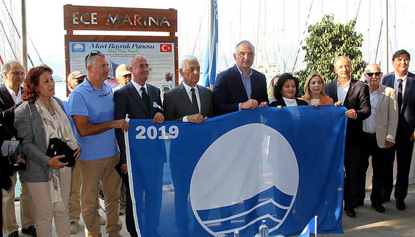 Mavi Bayrak alan işletmelere ödülleri verildi