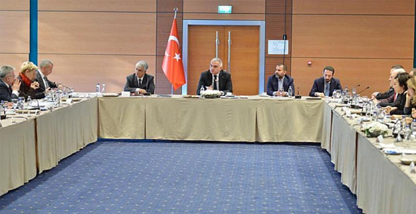 Bakan Ersoy gastronomi sektörünün önde gelen isimleriyle buluştu