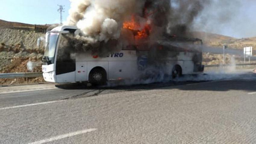 Metro Turizm otobüsü yine yandı!