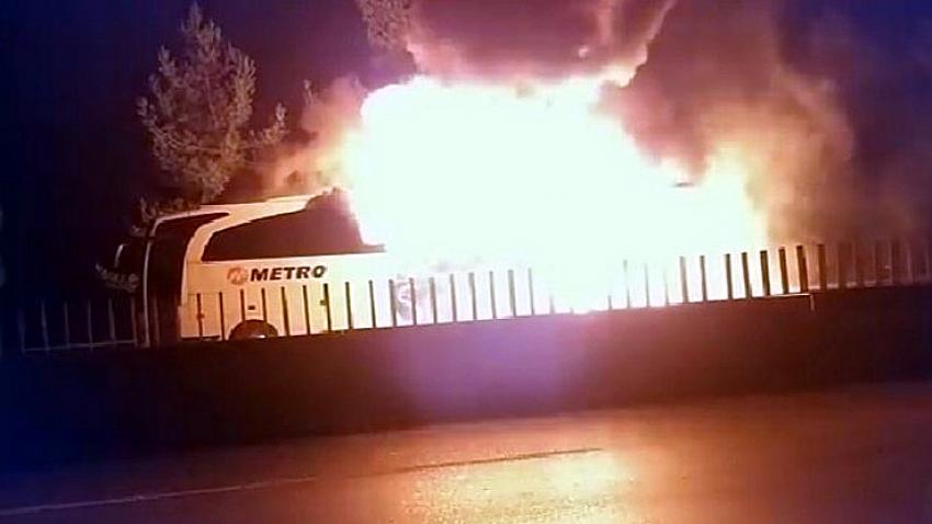 Bir yenisi eklendi! Metro Turizm'e ait otobüs 44 yolcusuyla alev aldı