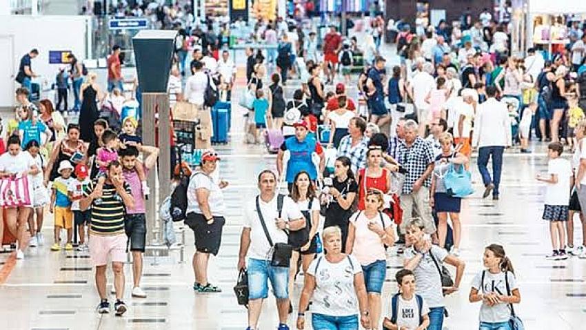 Türkiye, milliyetsiz turist sayısında da rekor kırdı