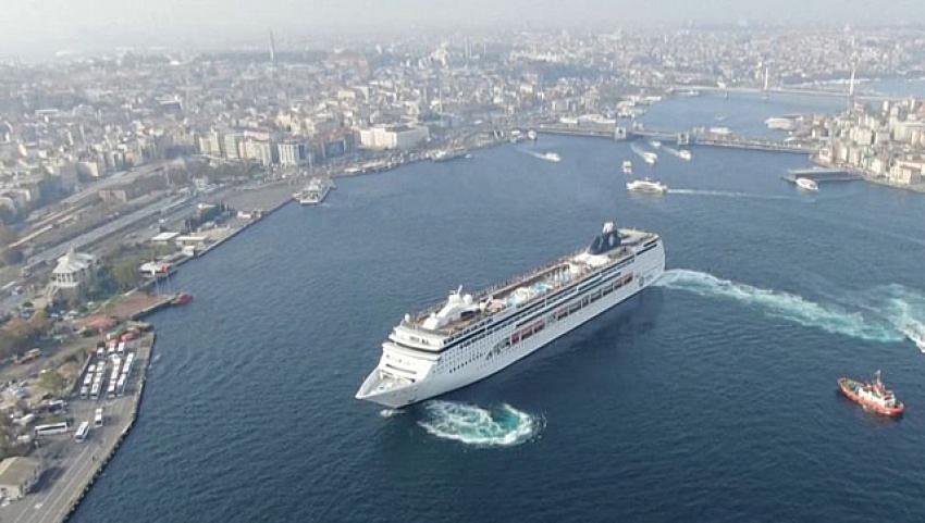Türkiye'ye gelen en büyük kruvaziyer! İstanbul'a demirledi