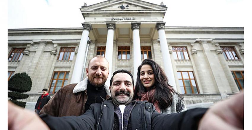 Ünlü isimlerden Müzede Selfie Günü'ne yoğun ilgi
