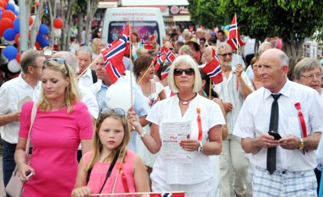 Norveçliler milli bayramlarını Antalyaʹda kutladı