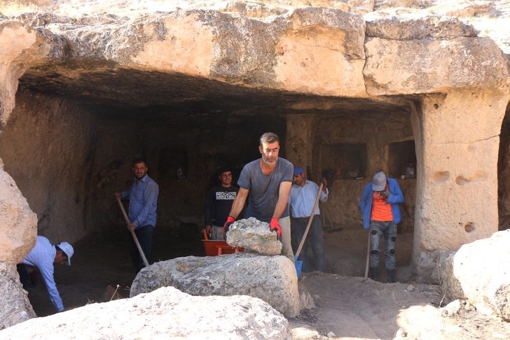 Orta Çağʹdan kalan mağara otel oluyor
