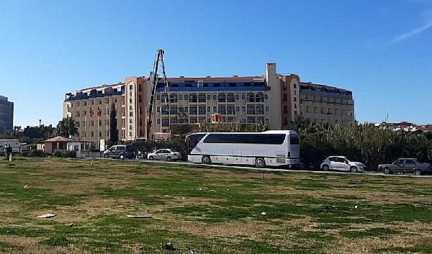 Antalya'da otel tadilatında çalışan işçi beton zemine düştü!