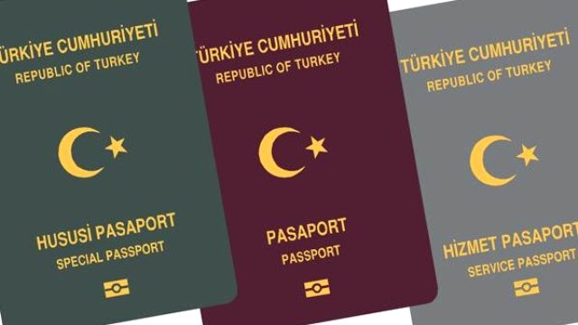 Pasaport geçişleri aksamadan devam ediyor