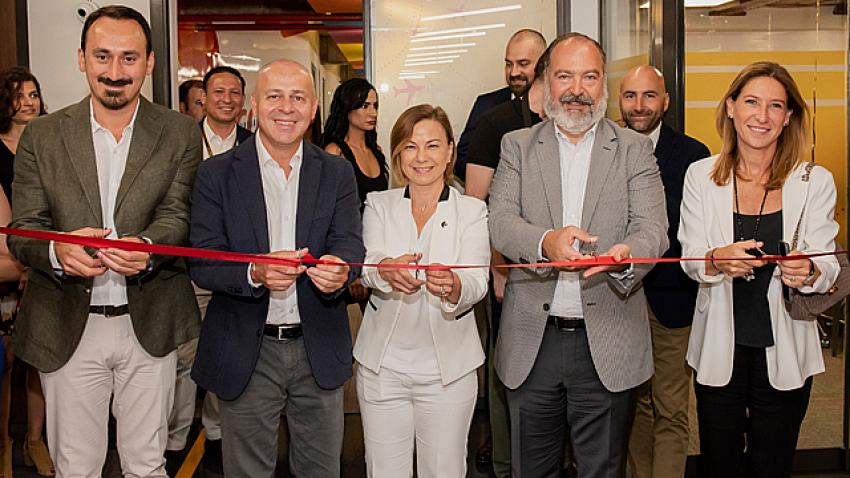 Pegasus İzmir'de Müşteri Deneyim Merkezi açtı
