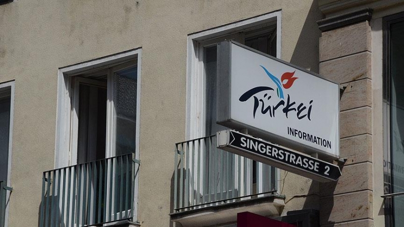 PKKʹlılar turizm ofisini bastı