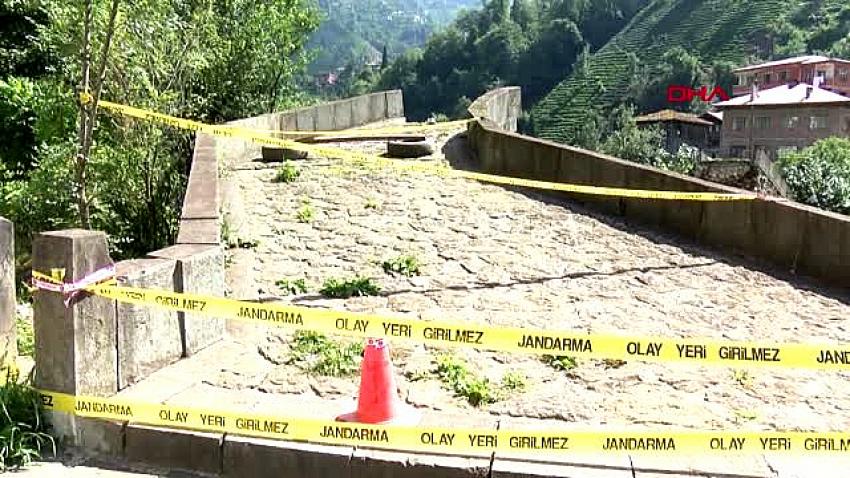 Geçen yıl restorasyonu yapılmıştı! 300 yıllık tarihi kemer köprü çöktü