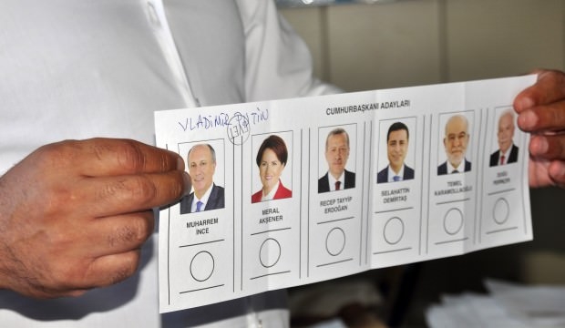 Seçimlerde Vladimir Putinʹe de oy çıktı