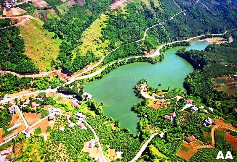 Sera Gölü turizmde ön plana çıkıyor
