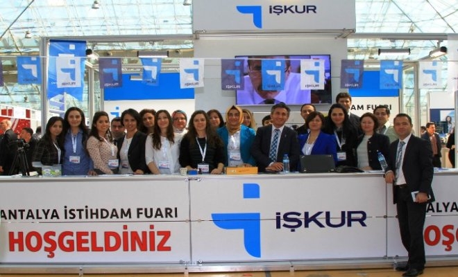 Sezon öncesi iş arayanlarla işverenler fuarda buluştu