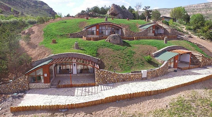 Sivas'taki Hobbit Evleri sağlık çalışanlarına tahsis edildi