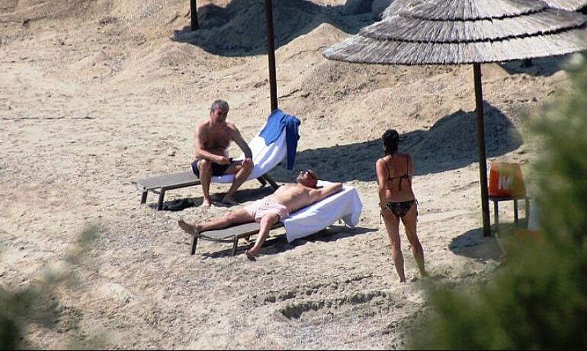 Sokağa çıkmadılar, sadece denize girdiler!