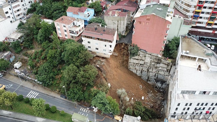 Sütlüceʹde heyelandan çöken binanın sorumlusu Arda Turanʹın oteli mi?