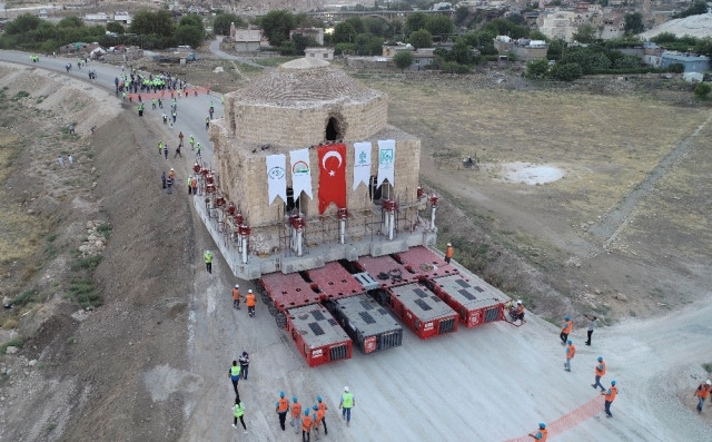 Tarihi Artuklu Hamamʹı yeni yerine taşınıyor