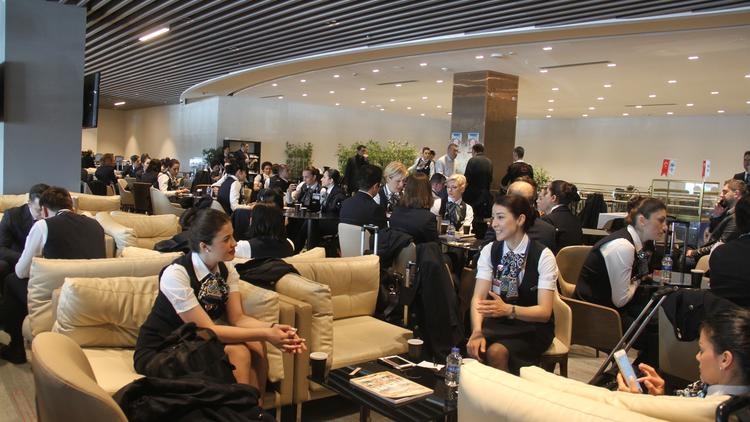 THY İstanbul Havalimanıʹnda yaptı! Lüks otel konforunda