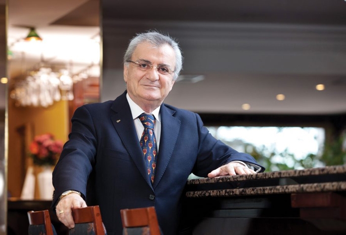 Timur Bayındır: ʹʹBulutlar dağıldı ama güneş henüz içimizi ısıtmıyorʹʹ