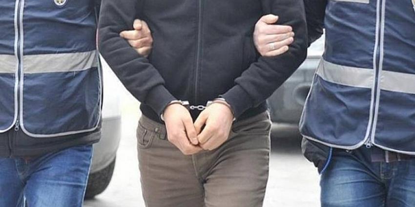 Antalya'daki 5 yıldızlı otelin aşçısı cami avlusunda uyuşturucu satarken yakalandı!