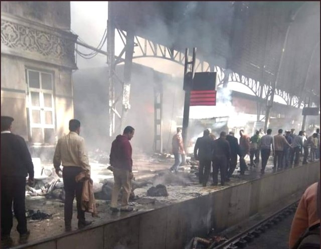 Tren istasyonunda yangın! Çok sayıda ölü ve yaralı var