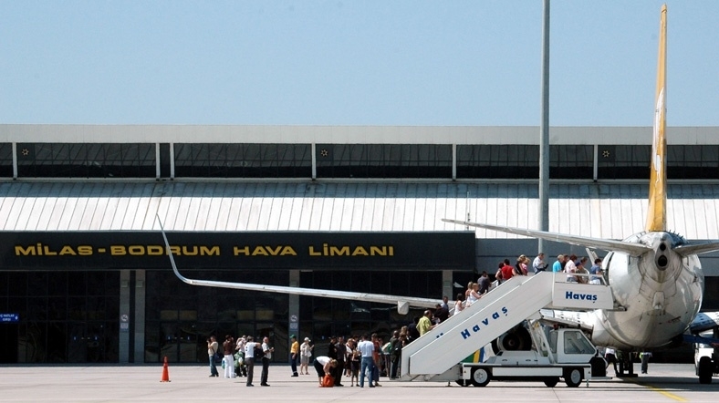Turist getiren uçaklara yakıt desteği