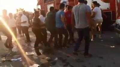 Turistlerin bulunduğu midibüs kaza yaptı