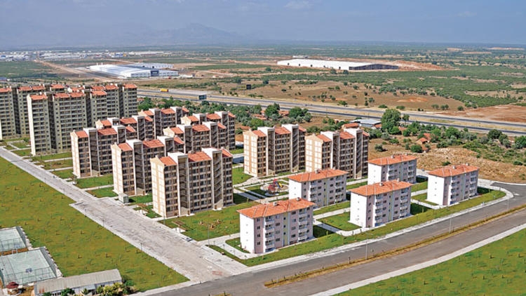 Turizm çalışanları toplu konutlarına başvuru süresi uzatıldı