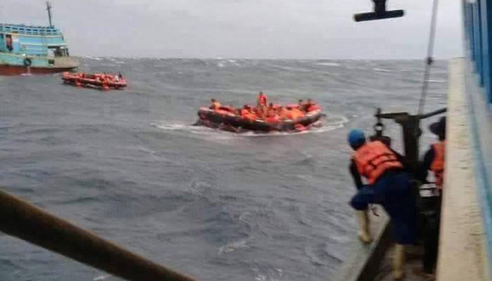 Turizm cennetinde facia! Tur teknesi battı