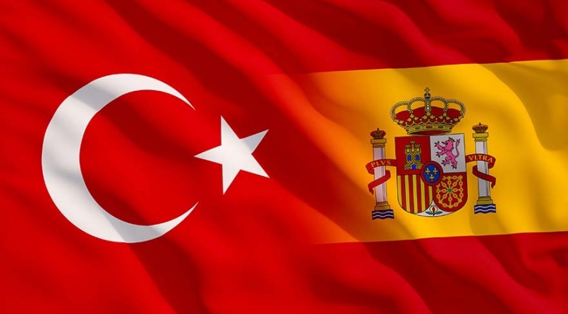 Turizmde rekabet kızışıyor! Türkiye tahtını salladı İspanya indirime gitti