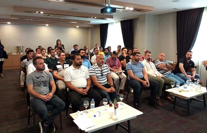 Seyahat acentası çalışanlarına vize eğitimi verildi