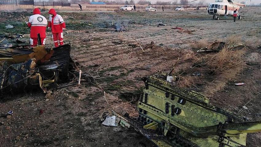 180 yolcusu olan Ukrayna Havayolları'na ait yolcu uçağı İran'da düştü!