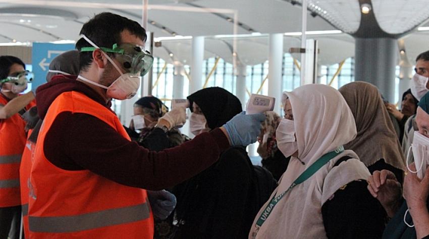 Umreden dönenlere rehber tarafından ateş düşürücü verildi mi? İşte açıklama