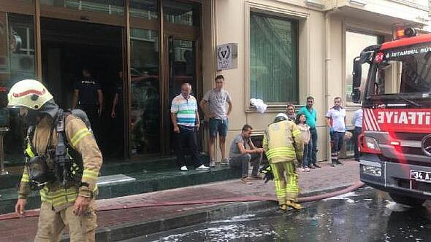 İstanbul Fatih'teki otelde yangın!